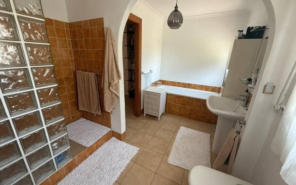 5 soveværelse Finca/Landehus til salg i Castalla med swimmingpool garage - € 325.000 (Ref: 9643482)