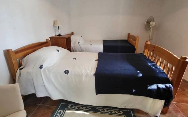 4 makuuhuone Maalaistalo myytävänä paikassa La Romana mukana uima-altaan - 199 000 € (Ref: 9652343)