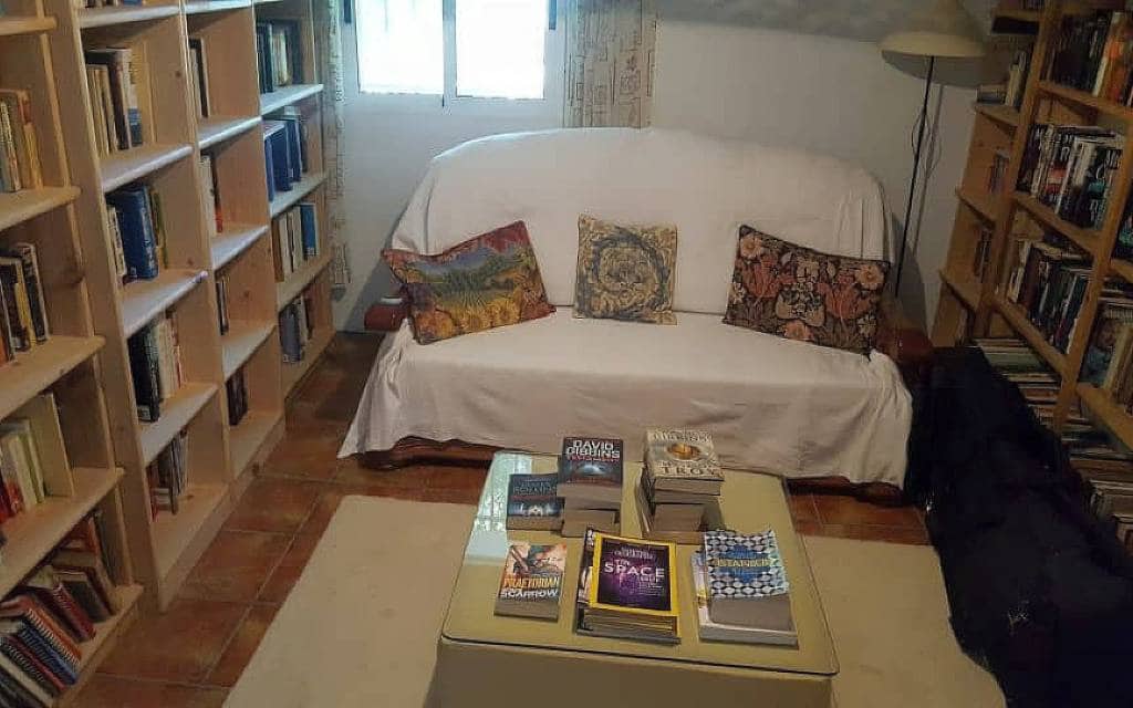 4 bedroom Finca/Country House for sale in La Romana with pool - € 199,000 (Ref: 9652343)