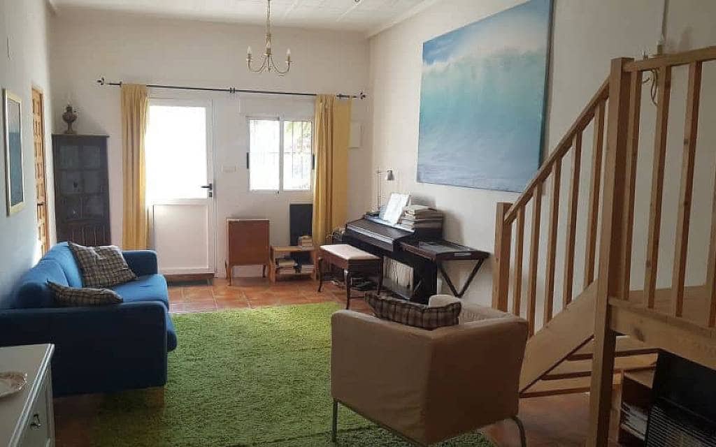 4 bedroom Finca/Country House for sale in La Romana with pool - € 199,000 (Ref: 9652343)