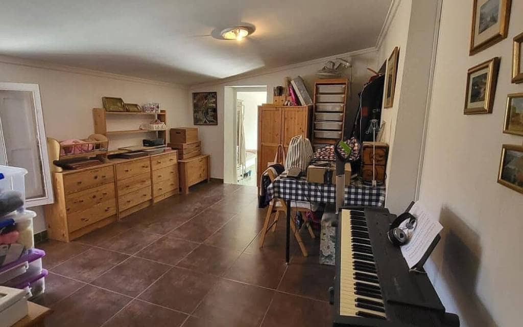 4 bedroom Finca/Country House for sale in La Romana with pool - € 199,000 (Ref: 9652343)