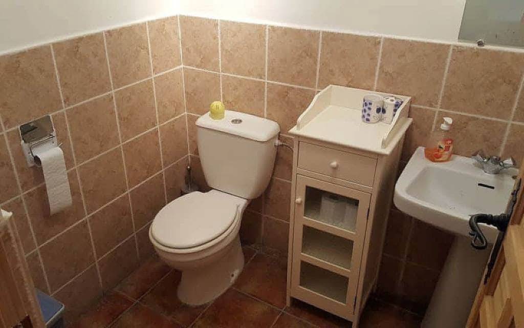 4 bedroom Finca/Country House for sale in La Romana with pool - € 199,000 (Ref: 9652343)