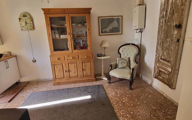 4 makuuhuone Maalaistalo myytävänä paikassa La Romana mukana uima-altaan - 199 000 € (Ref: 9652343)