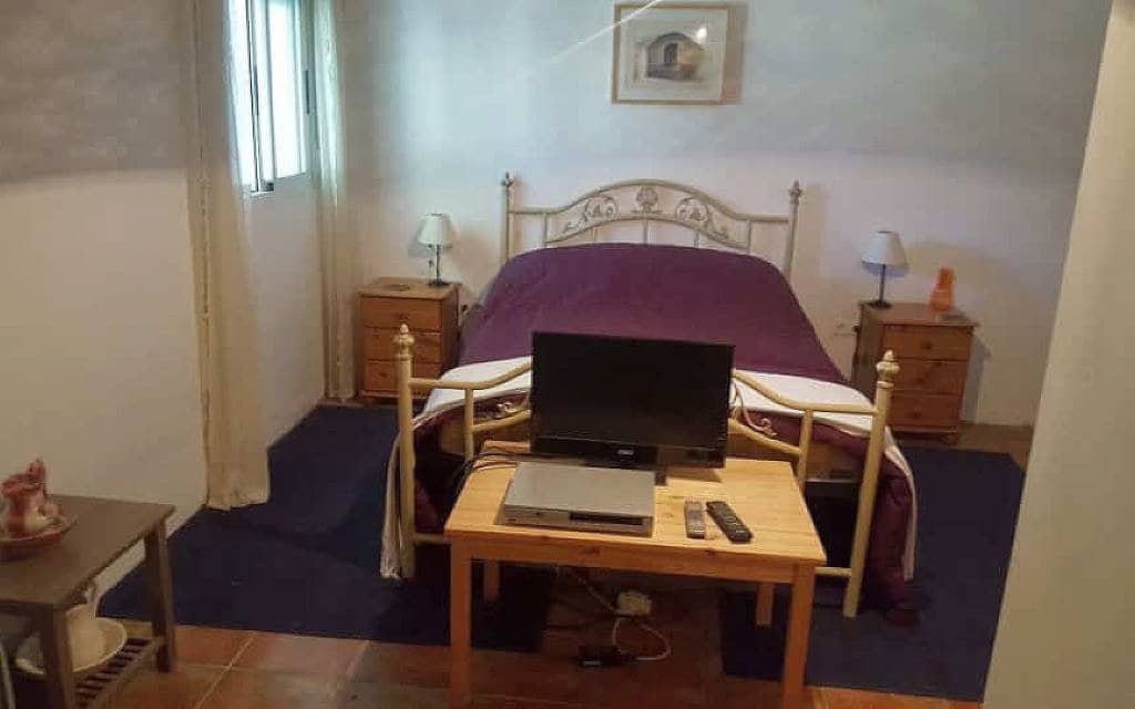 4 bedroom Finca/Country House for sale in La Romana with pool - € 199,000 (Ref: 9652343)