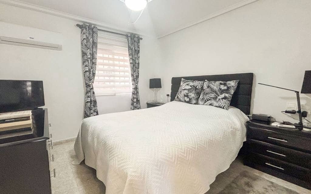 5 Zimmer Villa zu verkaufen in Monforte del Cid mit Pool - 384.950 € (Ref: 9665134)