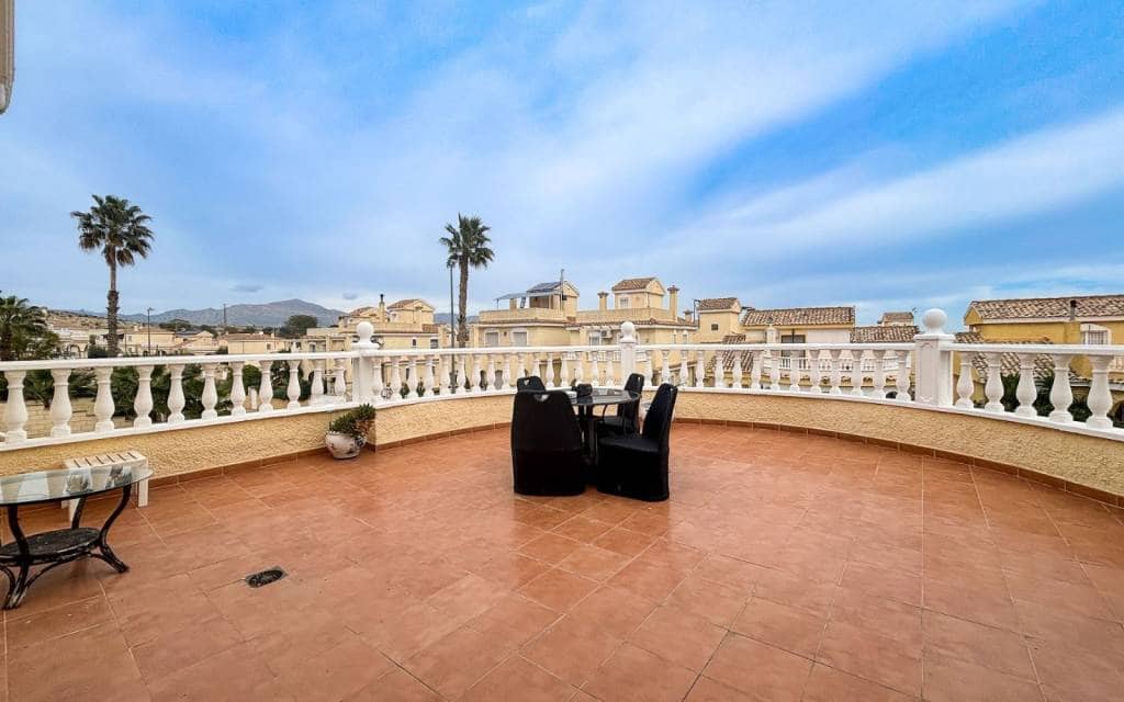 5 Zimmer Villa zu verkaufen in Monforte del Cid mit Pool - 384.950 € (Ref: 9665134)