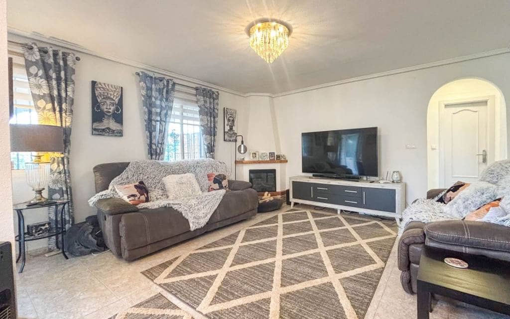 5 Zimmer Villa zu verkaufen in Monforte del Cid mit Pool - 384.950 € (Ref: 9665134)