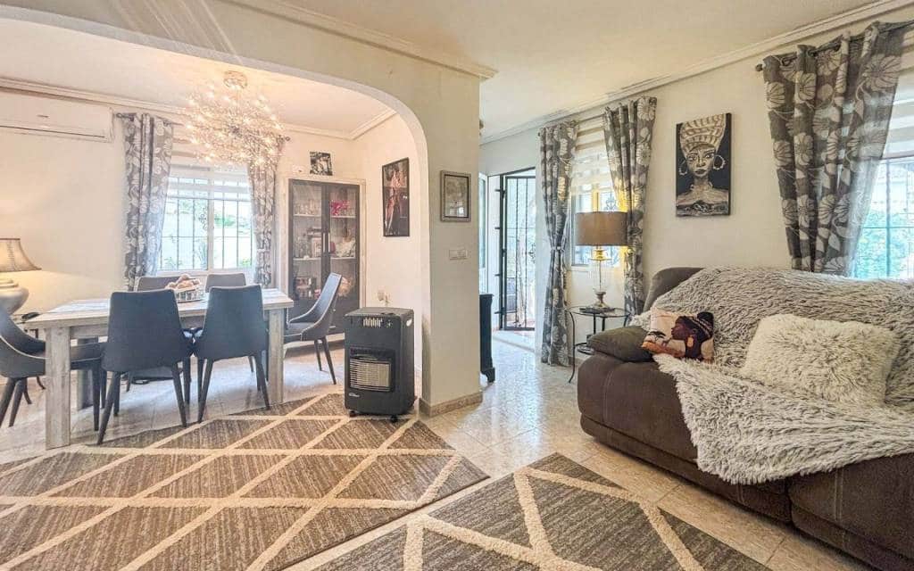 5 Zimmer Villa zu verkaufen in Monforte del Cid mit Pool - 384.950 € (Ref: 9665134)