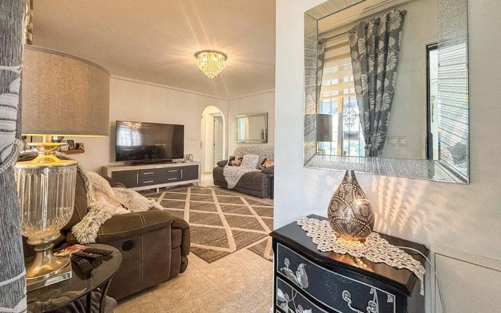 5 Zimmer Villa zu verkaufen in Monforte del Cid mit Pool - 384.950 € (Ref: 9665134)