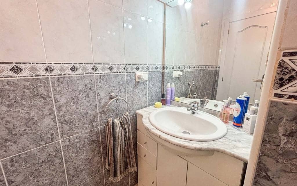 5 Zimmer Villa zu verkaufen in Monforte del Cid mit Pool - 384.950 € (Ref: 9665134)