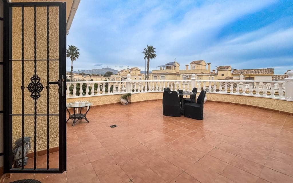 5 Zimmer Villa zu verkaufen in Monforte del Cid mit Pool - 384.950 € (Ref: 9665134)