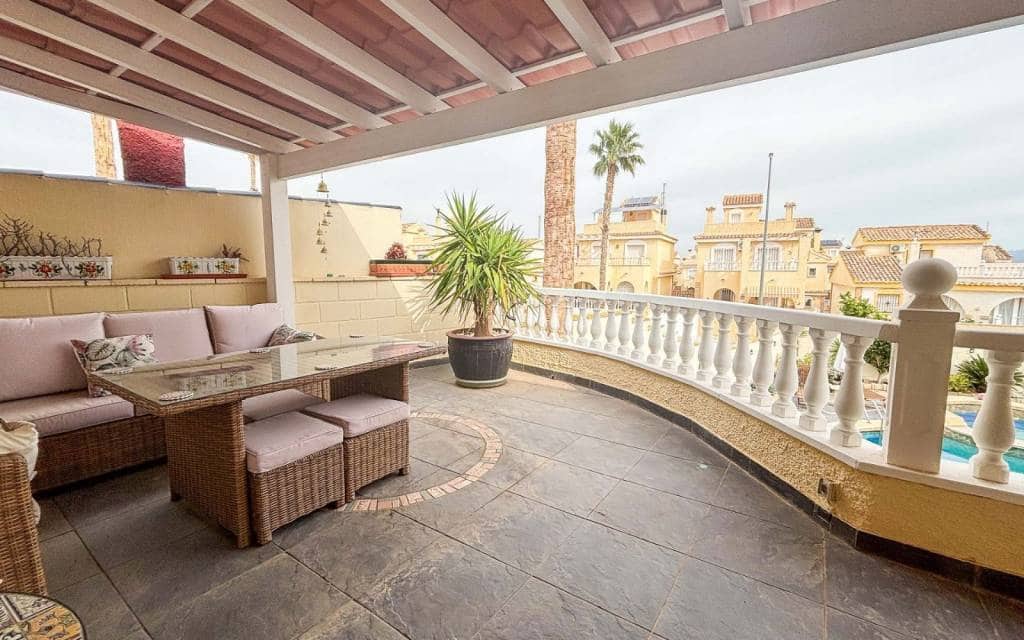 5 Zimmer Villa zu verkaufen in Monforte del Cid mit Pool - 384.950 € (Ref: 9665134)