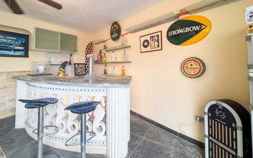 5 Zimmer Villa zu verkaufen in Monforte del Cid mit Pool - 384.950 € (Ref: 9665134)