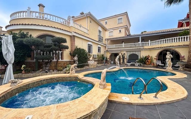 5 Zimmer Villa zu verkaufen in Monforte del Cid mit Pool - 384.950 € (Ref: 9665134)