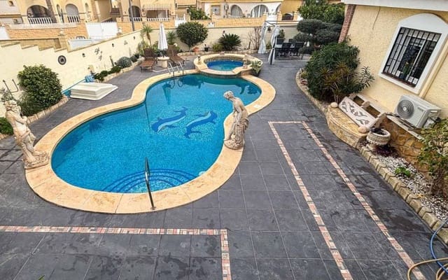 5 Zimmer Villa zu verkaufen in Monforte del Cid mit Pool - 384.950 € (Ref: 9665134)