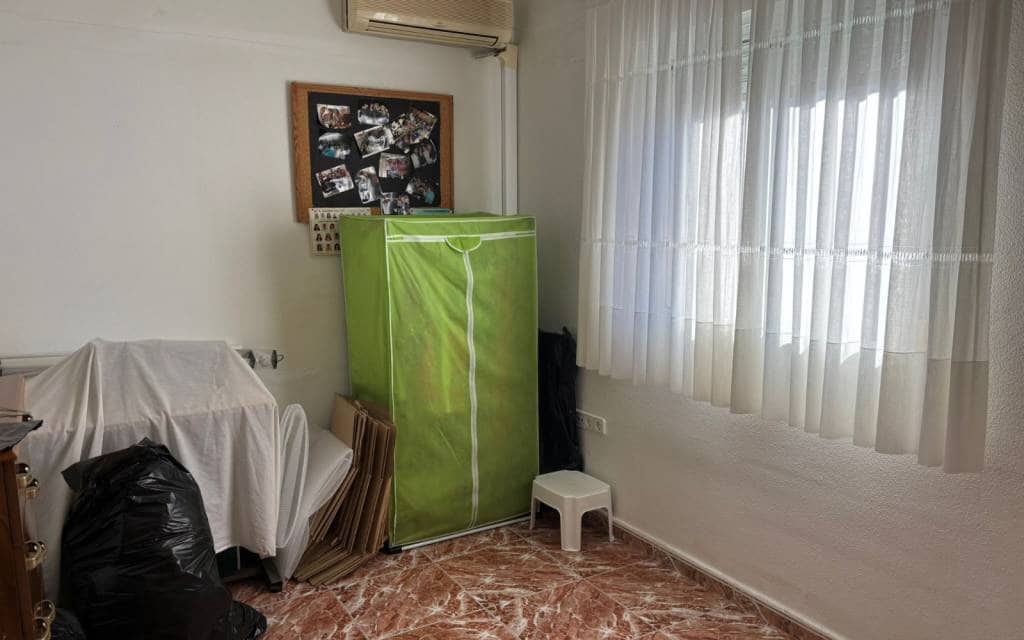 4 bedroom Townhouse for sale in Sax with garage - € 185,000 (Ref: 9684246)