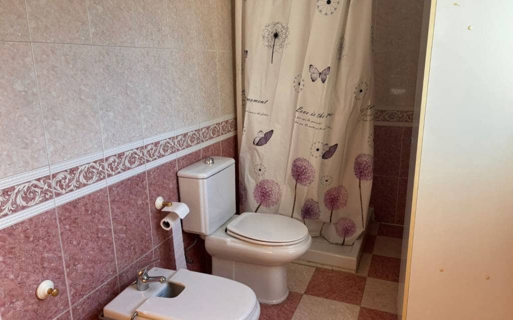 4 bedroom Townhouse for sale in Sax with garage - € 185,000 (Ref: 9684246)