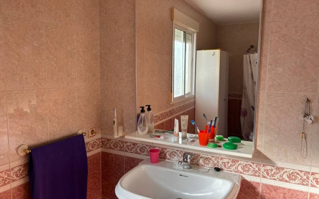 4 bedroom Townhouse for sale in Sax with garage - € 185,000 (Ref: 9684246)