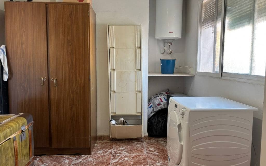 4 bedroom Townhouse for sale in Sax with garage - € 185,000 (Ref: 9684246)