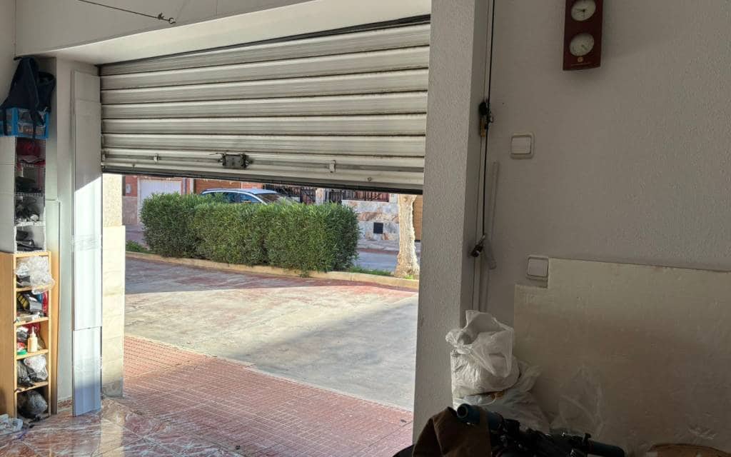 4 bedroom Townhouse for sale in Sax with garage - € 185,000 (Ref: 9684246)