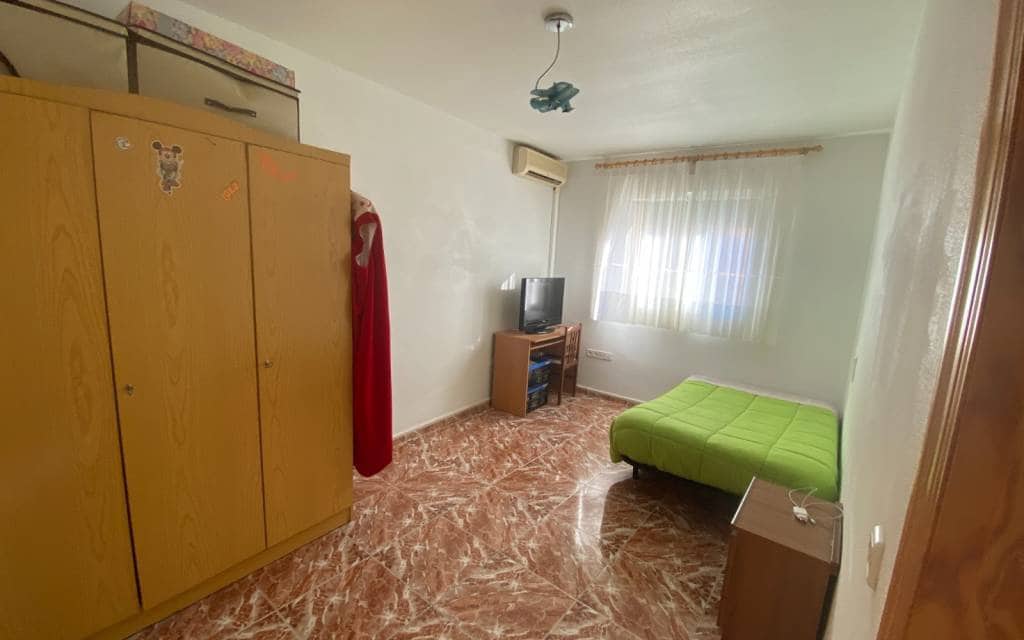 4 bedroom Townhouse for sale in Sax with garage - € 185,000 (Ref: 9685684)