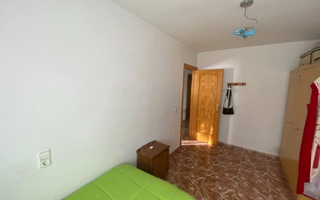 4 bedroom Townhouse for sale in Sax with garage - € 185,000 (Ref: 9685684)