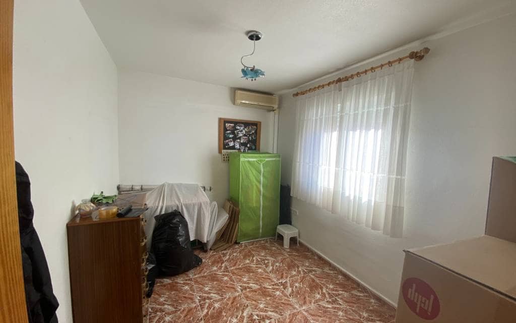 4 bedroom Townhouse for sale in Sax with garage - € 185,000 (Ref: 9685684)