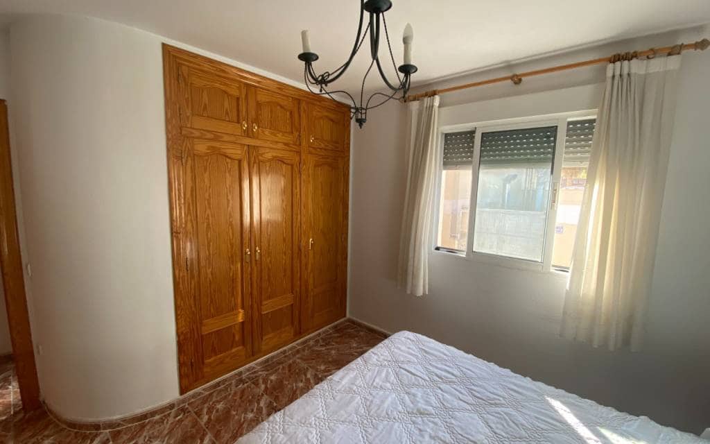 4 bedroom Townhouse for sale in Sax with garage - € 185,000 (Ref: 9685684)