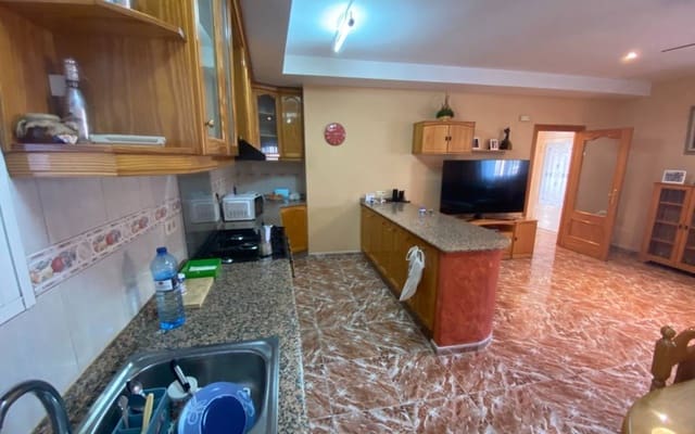 4 soveværelse Byhus til salg i Sax med garage - € 185.000 (Ref: 9685684)