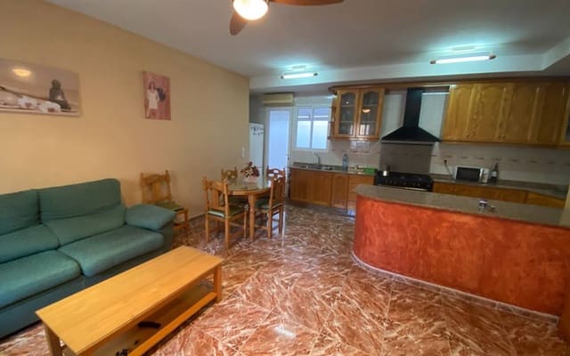 4 soveværelse Byhus til salg i Sax med garage - € 185.000 (Ref: 9685684)