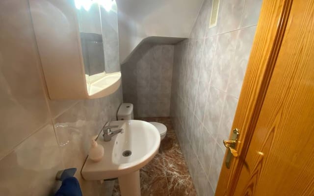 4 soveværelse Byhus til salg i Sax med garage - € 185.000 (Ref: 9685684)