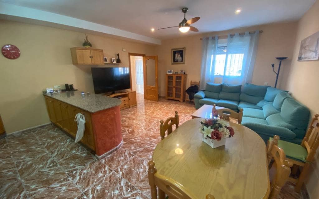 4 bedroom Townhouse for sale in Sax with garage - € 185,000 (Ref: 9685684)