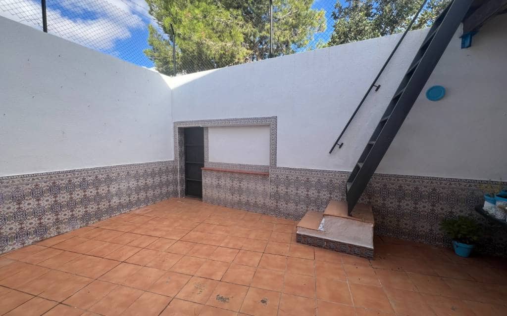 4 bedroom Townhouse for sale in Sax - € 249,995 (Ref: 9691411)