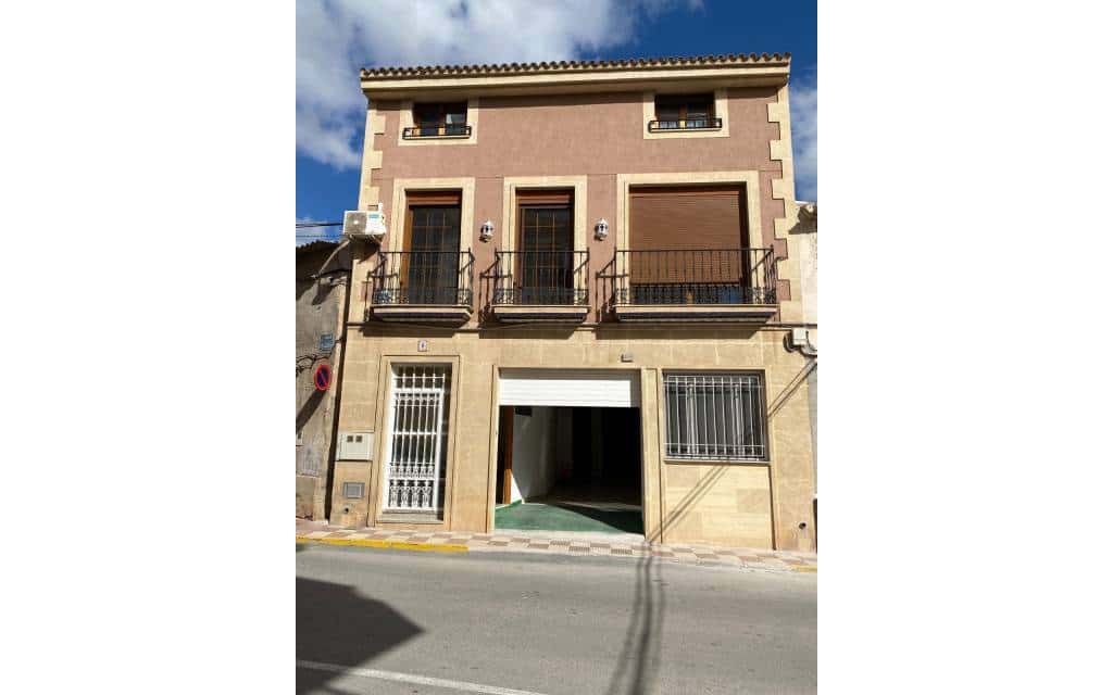 4 bedroom Townhouse for sale in Sax - € 249,995 (Ref: 9691411)