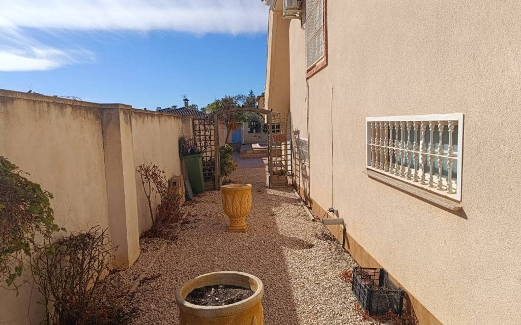 5 soveværelse Villa til salg i Fortuna med swimmingpool - € 265.000 (Ref: 9691629)