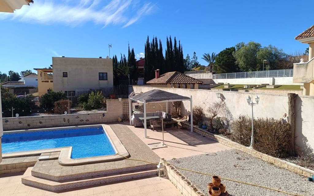 5 soveværelse Villa til salg i Fortuna med swimmingpool - € 265.000 (Ref: 9691629)