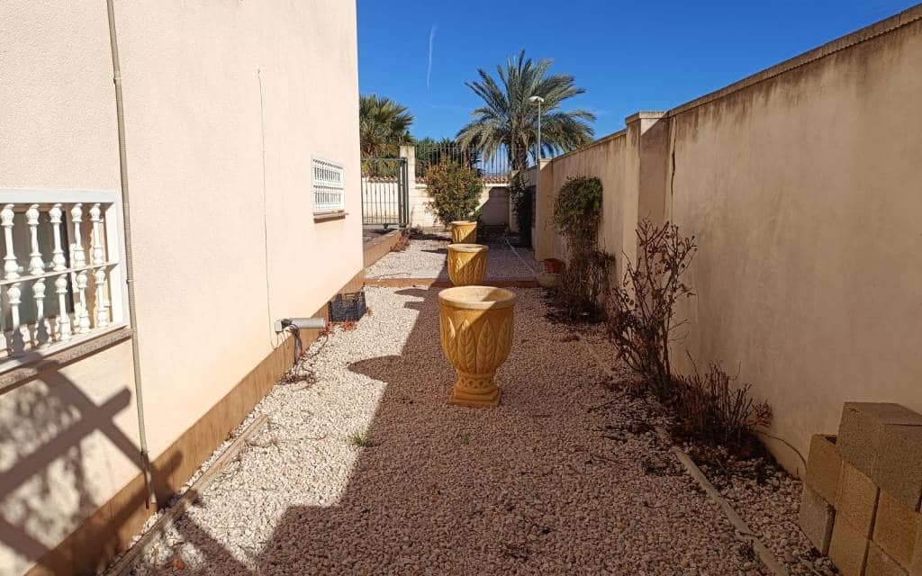 5 soveværelse Villa til salg i Fortuna med swimmingpool - € 265.000 (Ref: 9691629)