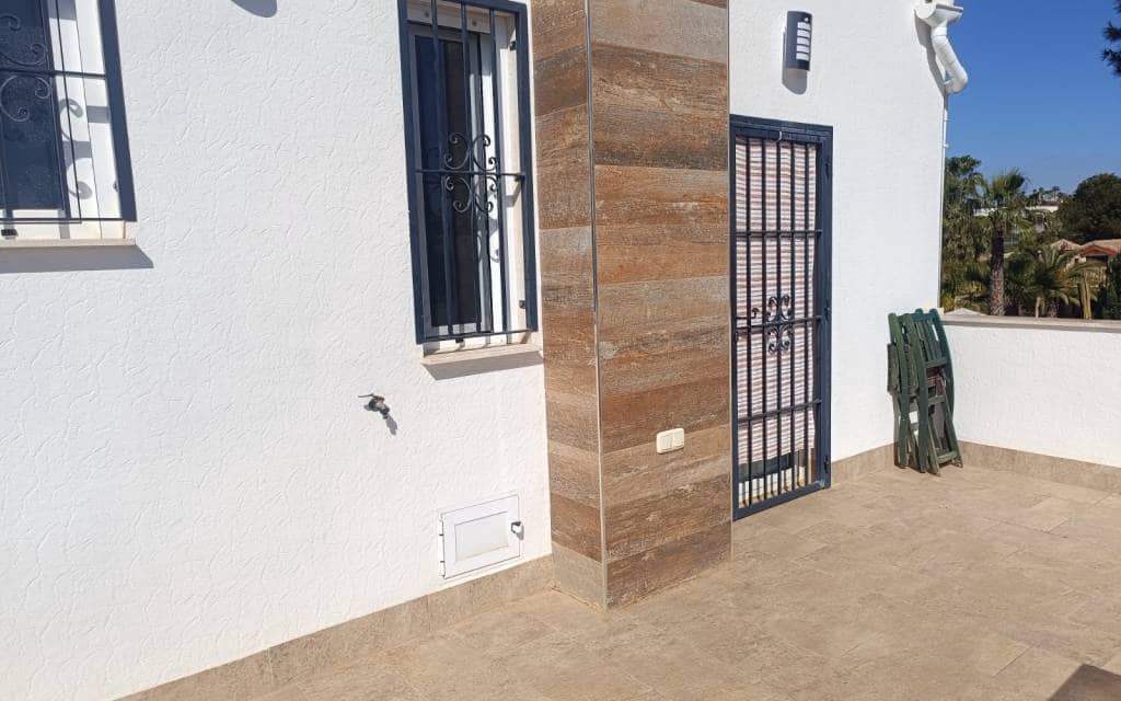 3 bedroom Villa for sale in Fortuna with pool - € 179,000 (Ref: 9714174)