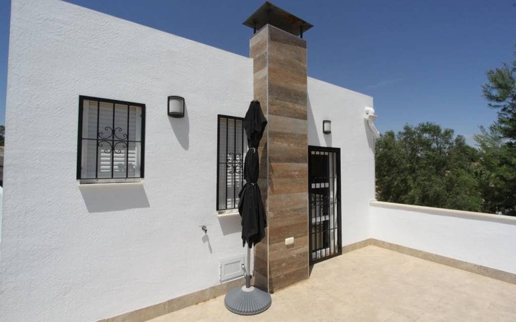 3 bedroom Villa for sale in Fortuna with pool - € 179,000 (Ref: 9714174)