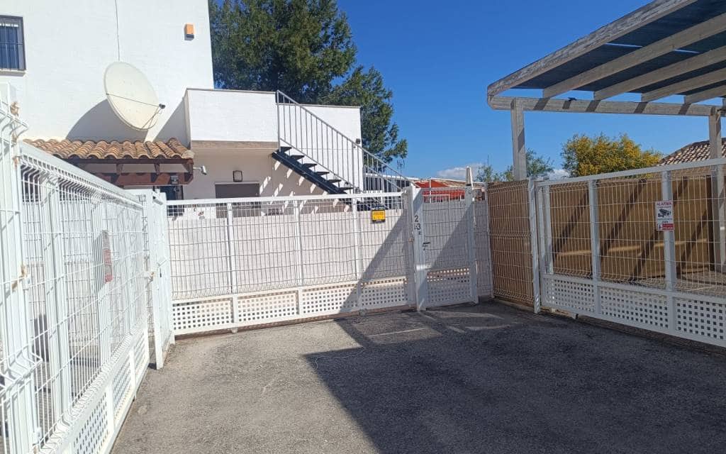 3 bedroom Villa for sale in Fortuna with pool - € 179,000 (Ref: 9714174)