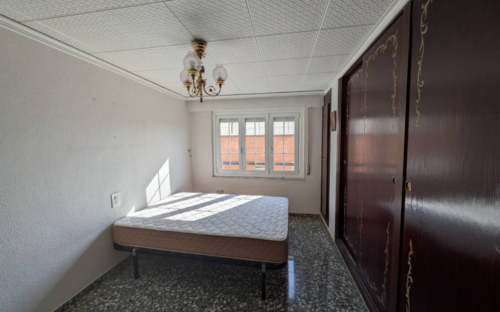 4 bedroom Apartment for sale in Sax - € 150,000 (Ref: 9720552)