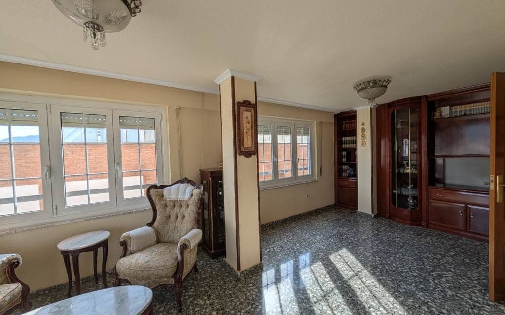 4 bedroom Apartment for sale in Sax - € 150,000 (Ref: 9720552)