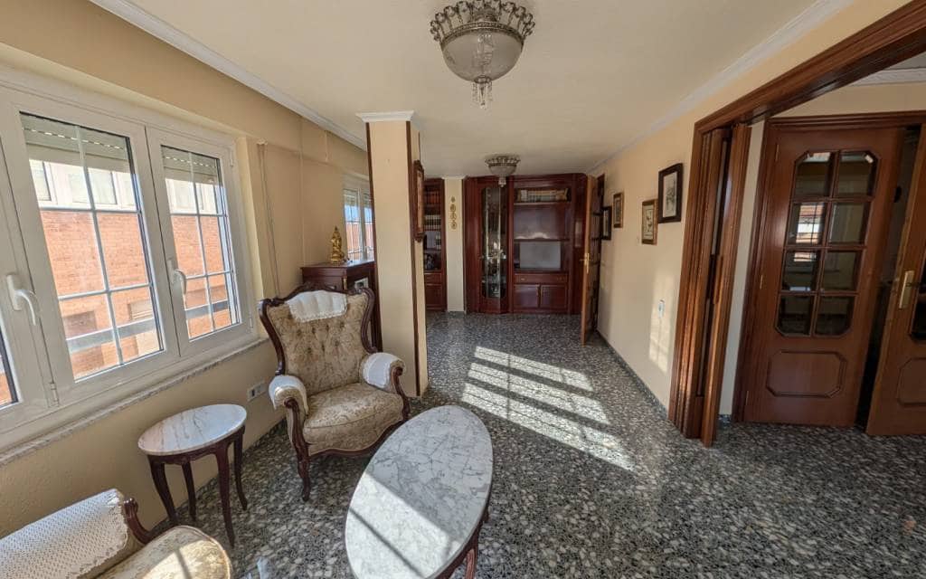 4 bedroom Apartment for sale in Sax - € 150,000 (Ref: 9720552)