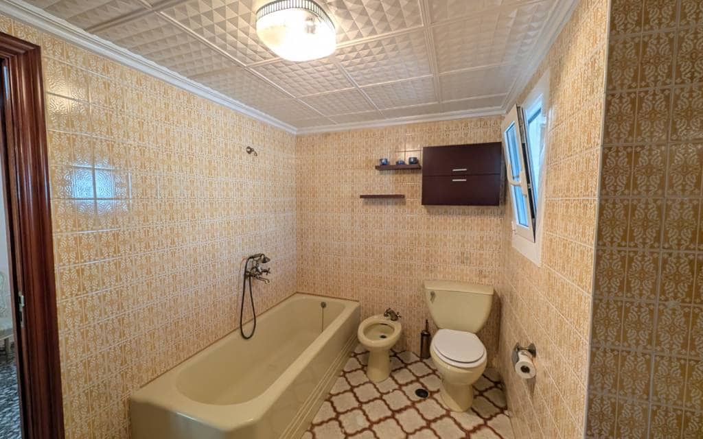 4 bedroom Apartment for sale in Sax - € 150,000 (Ref: 9720552)