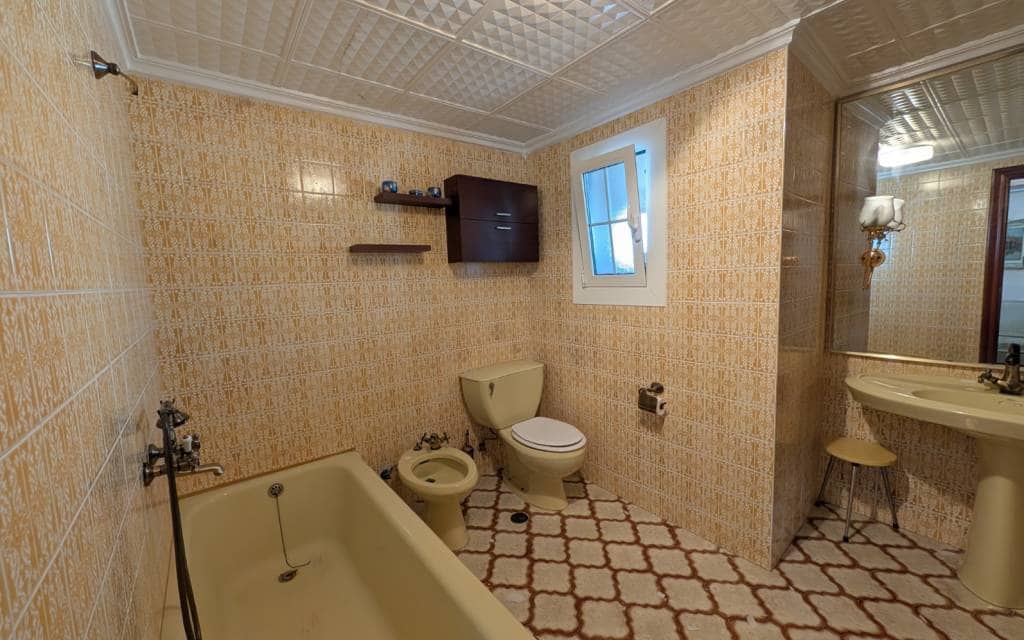 4 bedroom Apartment for sale in Sax - € 150,000 (Ref: 9720552)