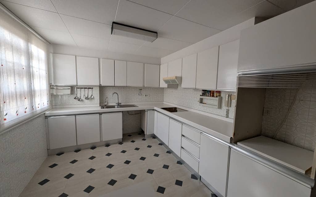 4 bedroom Apartment for sale in Sax - € 150,000 (Ref: 9720552)