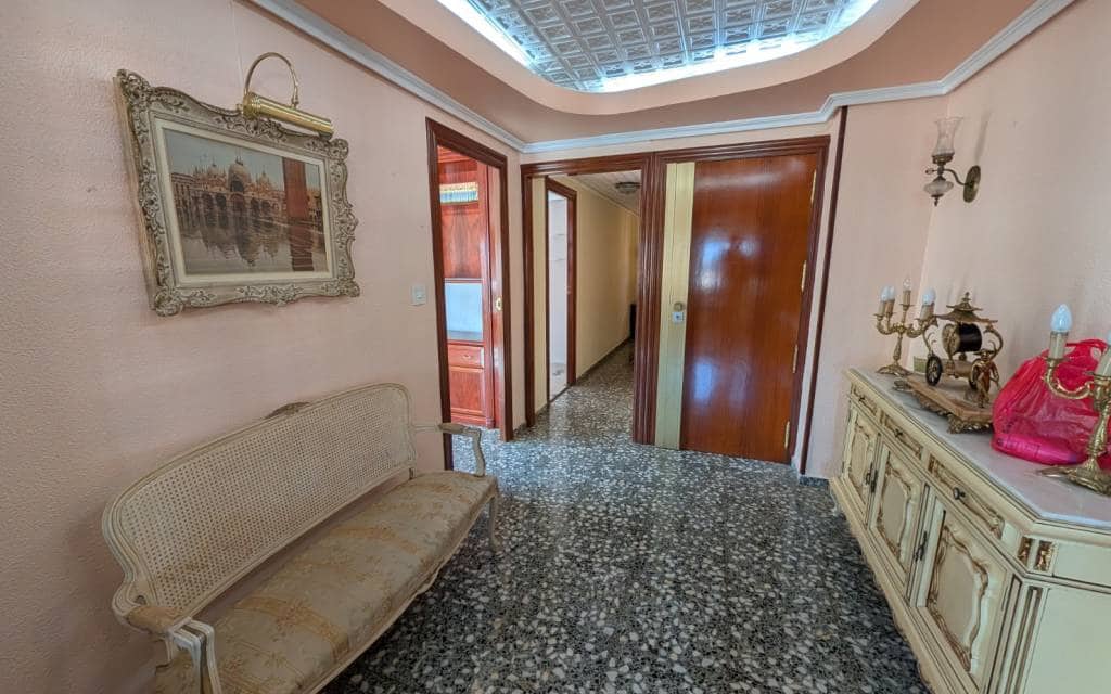 4 bedroom Apartment for sale in Sax - € 150,000 (Ref: 9720552)