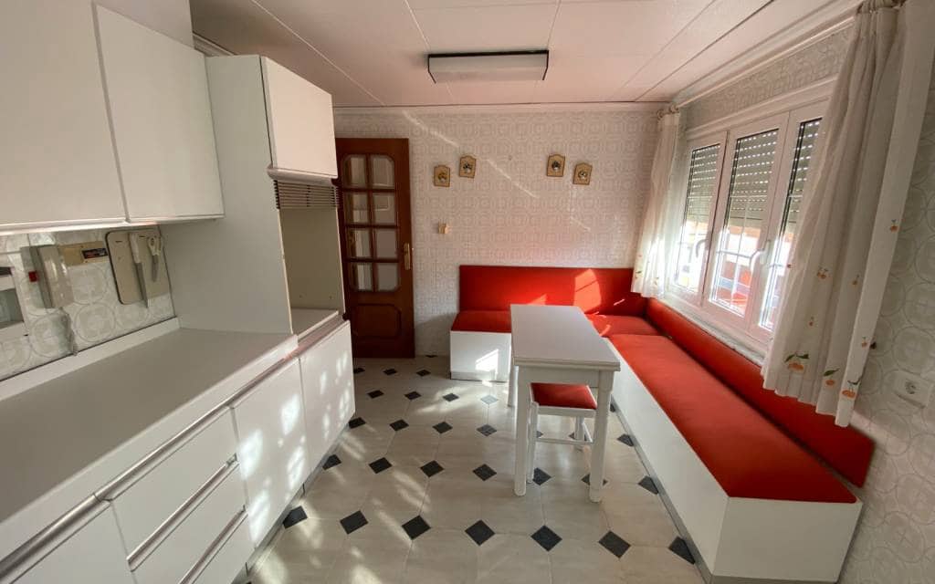 4 bedroom Apartment for sale in Sax - € 150,000 (Ref: 9720552)