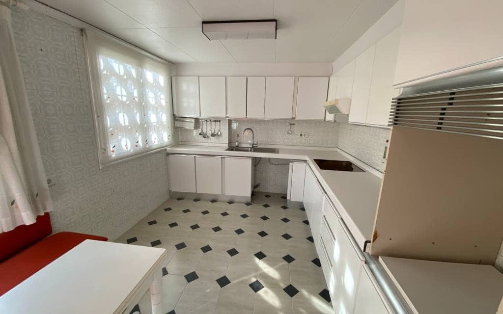 4 bedroom Apartment for sale in Sax - € 150,000 (Ref: 9720552)