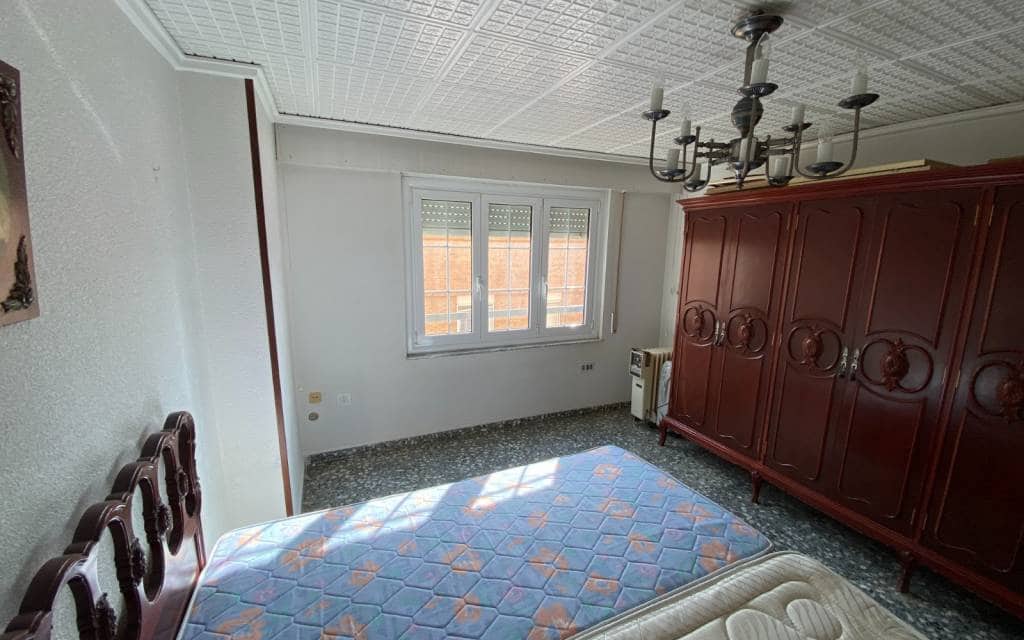 4 bedroom Apartment for sale in Sax - € 150,000 (Ref: 9720552)